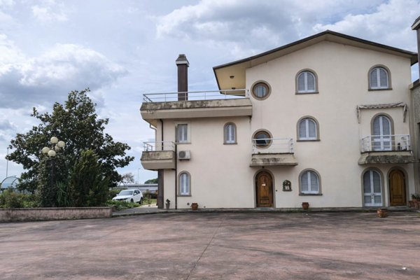 casa indipendente in vendita a Larciano