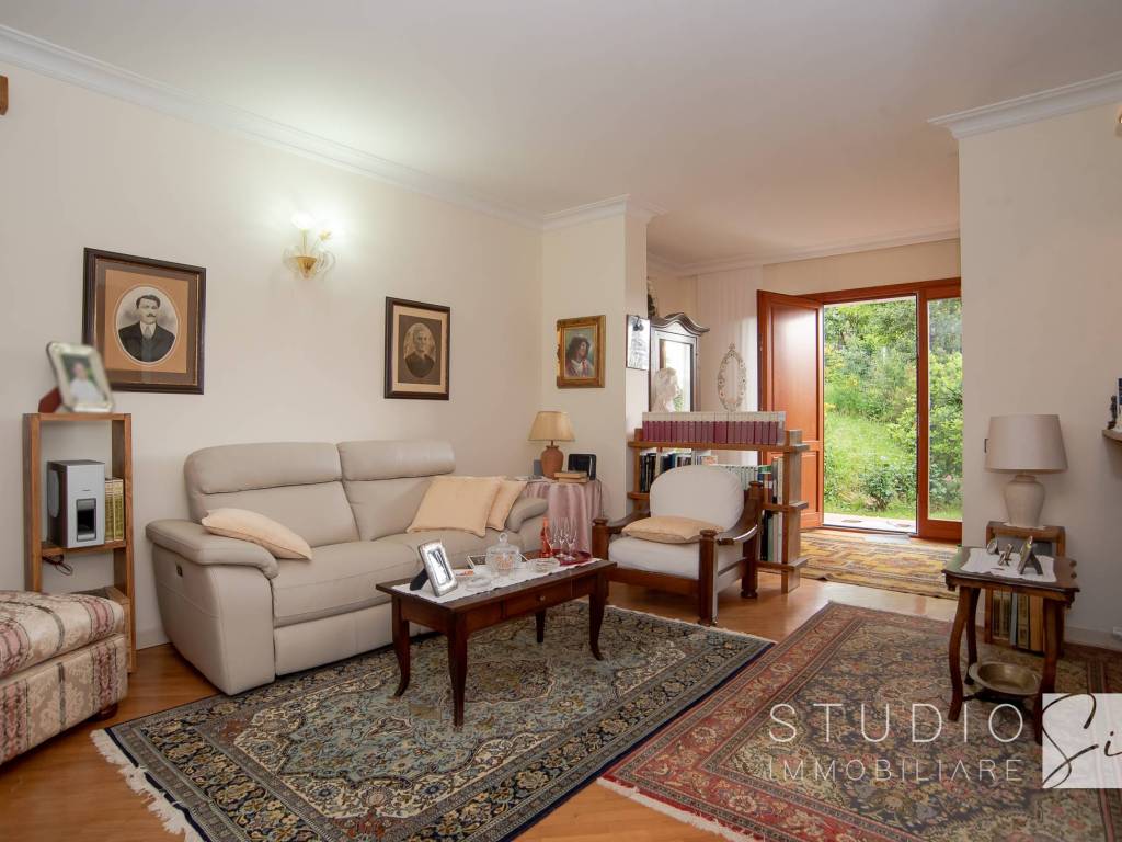 casa indipendente in vendita a Larciano