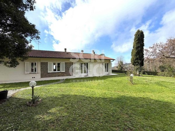 casa indipendente in vendita a Larciano