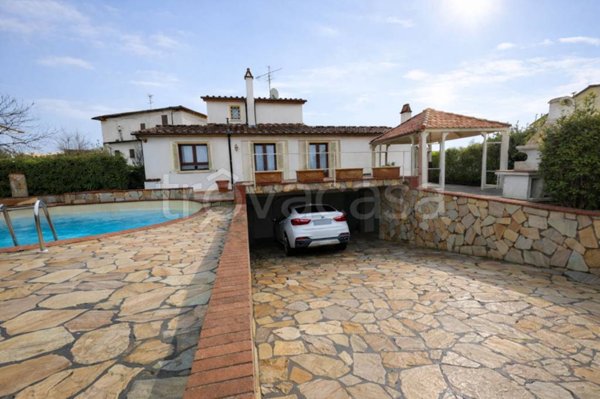 casa indipendente in vendita a Larciano