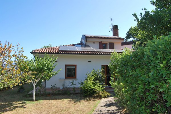 casa indipendente in vendita a Larciano