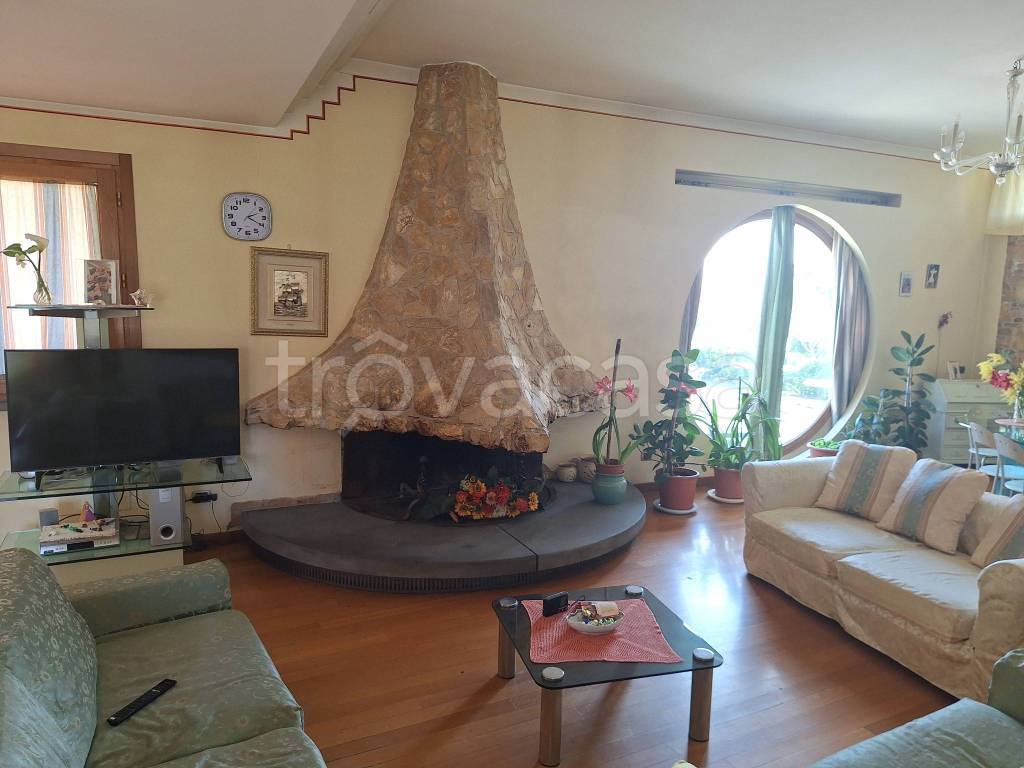 casa indipendente in vendita a Larciano