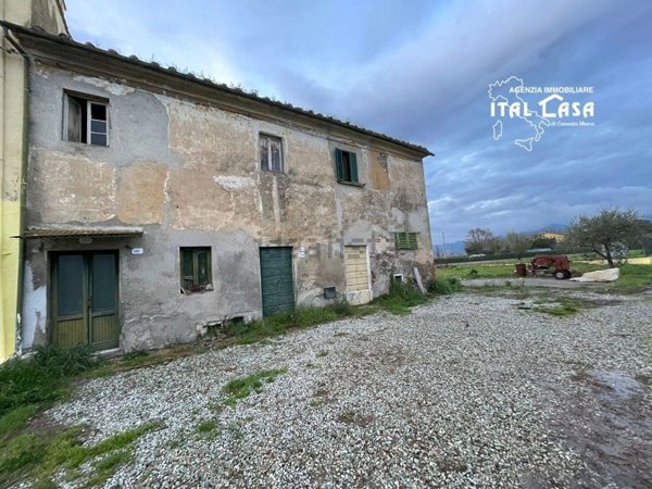casa indipendente in vendita a Larciano in zona Castelmartini