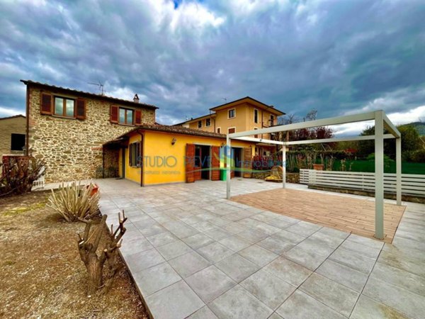 casa indipendente in vendita a Larciano in zona Biccimurri