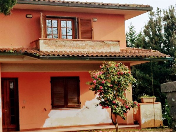 casa indipendente in vendita a Larciano