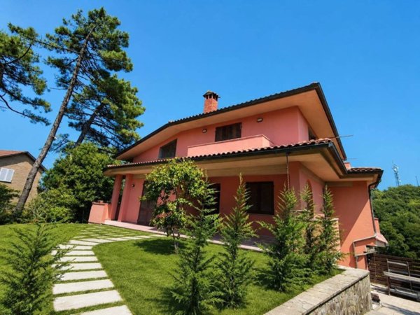 casa indipendente in vendita a Larciano