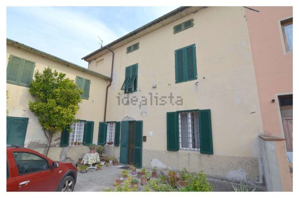 casa indipendente in vendita a Larciano