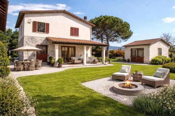 casa indipendente in vendita a Larciano