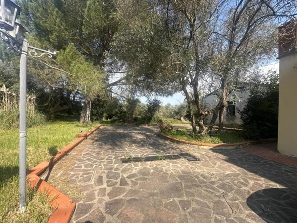 casa indipendente in vendita a Larciano