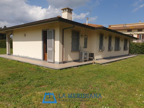 casa indipendente in vendita a Larciano