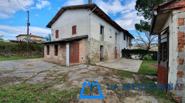 casa indipendente in vendita a Larciano