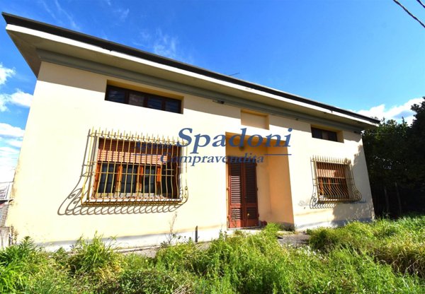 casa indipendente in vendita a Larciano