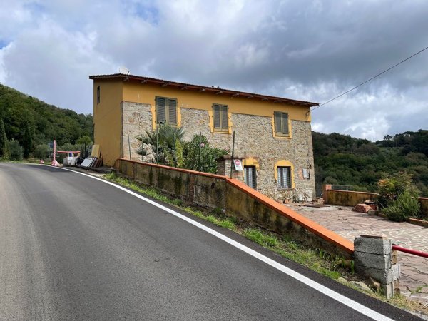 casa indipendente in vendita a Larciano