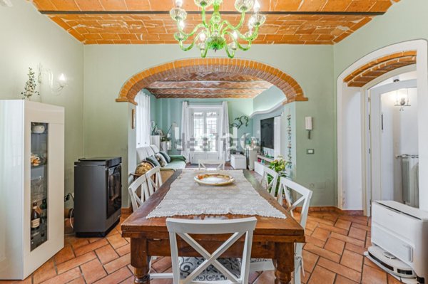 casa indipendente in vendita a Larciano