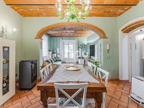 casa indipendente in vendita a Larciano