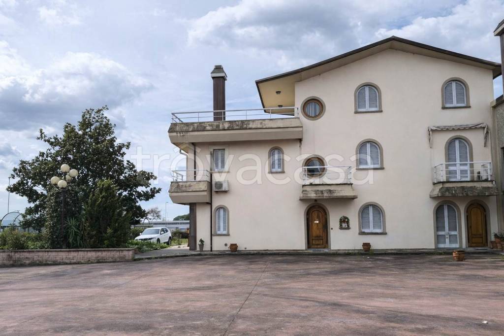 casa indipendente in vendita a Larciano