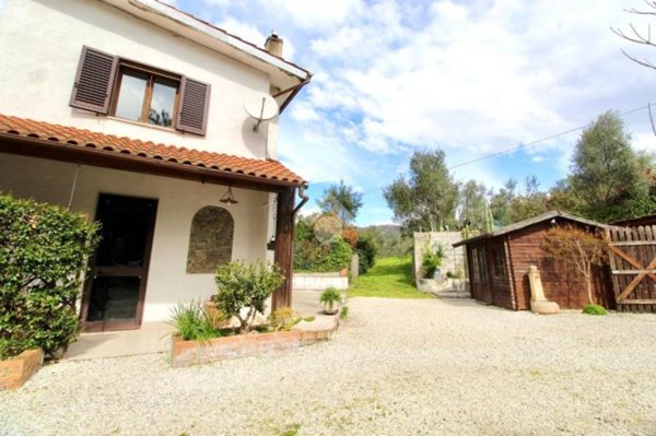 casa indipendente in vendita a Larciano