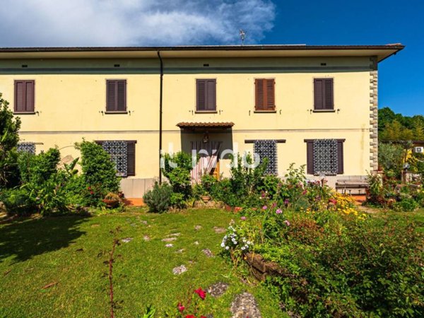 casa indipendente in vendita a Larciano