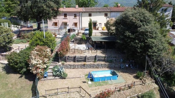 casa indipendente in vendita a Larciano