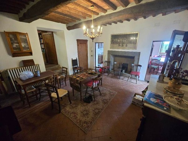 casale in vendita a Larciano in zona Cecina