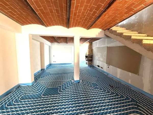 casa indipendente in vendita a Larciano