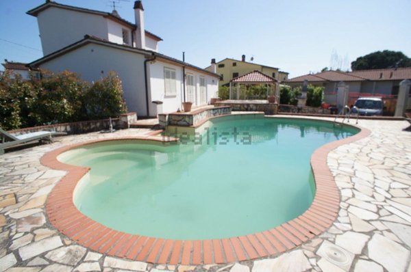 casa indipendente in vendita a Larciano in zona Castelmartini