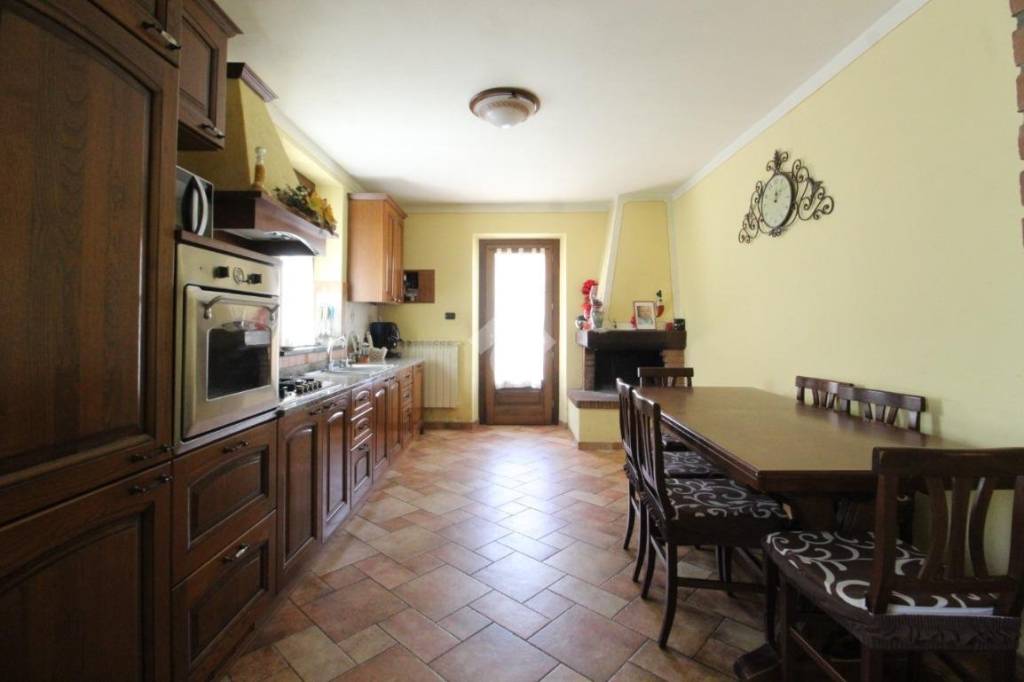 casa indipendente in vendita a Larciano