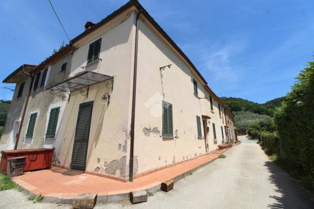 casa indipendente in vendita a Larciano