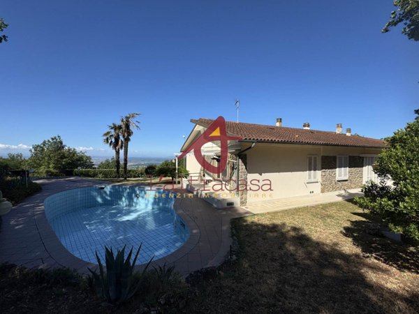 casa indipendente in vendita a Larciano in zona Cecina