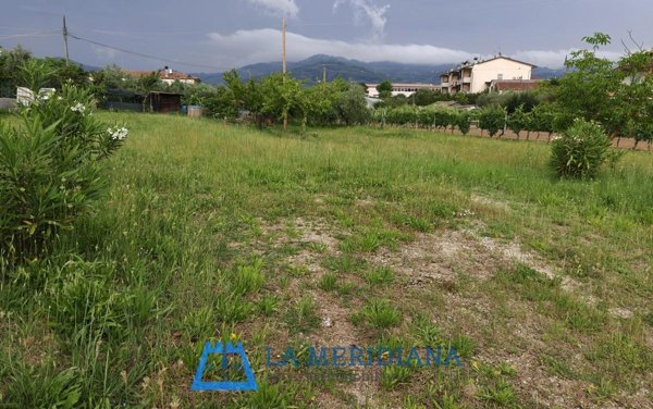 terreno edificabile in vendita a Larciano in zona Castelmartini