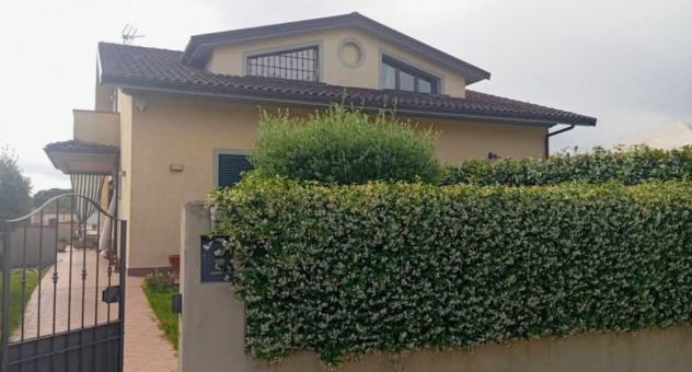 casa indipendente in vendita a Larciano