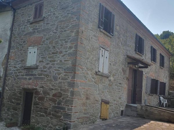 casa indipendente in vendita a Larciano