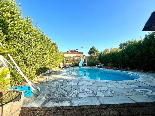 casa indipendente in vendita a Larciano in zona Castelmartini