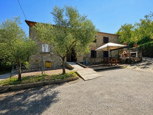 casa indipendente in vendita a Larciano