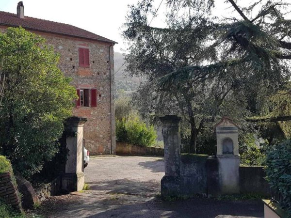 casa indipendente in vendita a Larciano