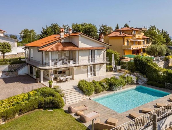 casa indipendente in vendita a Larciano in zona Cecina