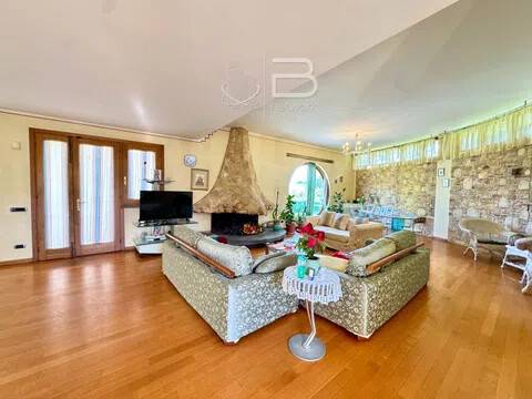 casa indipendente in vendita a Larciano