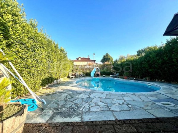 casa indipendente in vendita a Larciano in zona Castelmartini