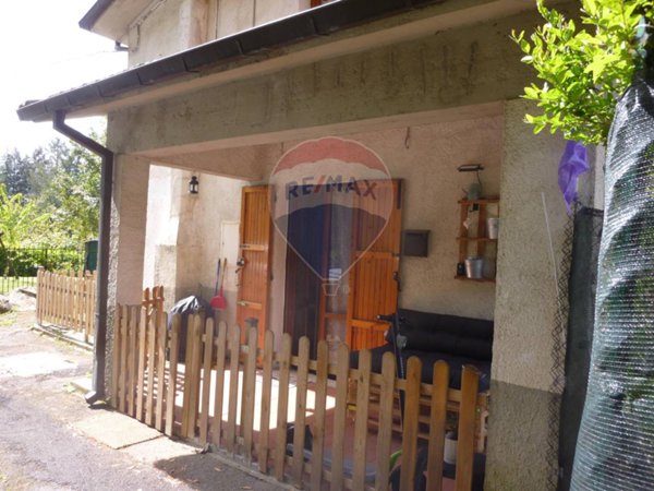 casa indipendente in vendita a Marliana in zona Momigno