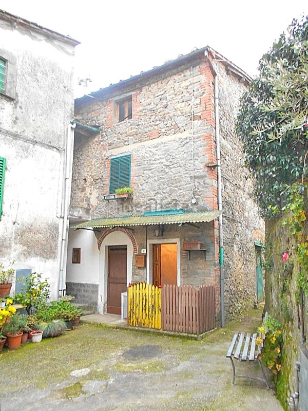 casa indipendente in vendita a Marliana