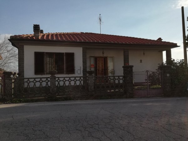 casa indipendente in vendita a Marliana