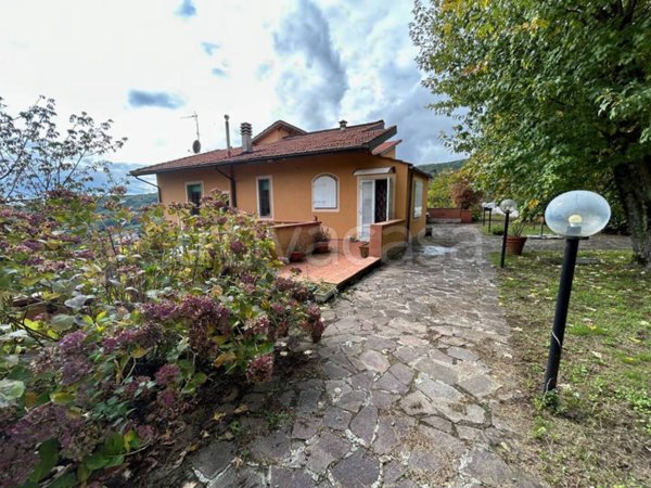 casa indipendente in vendita a Marliana in zona Momigno