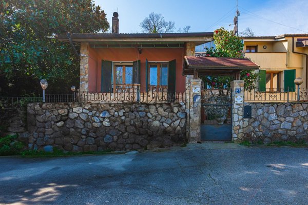 casa indipendente in vendita a Marliana