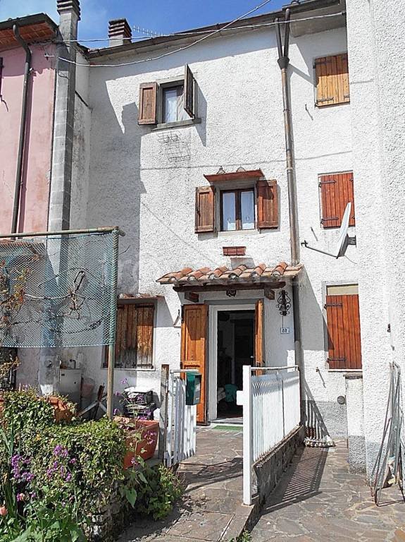 casa indipendente in vendita a Marliana in zona Momigno
