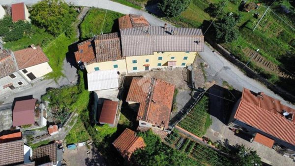 casa indipendente in vendita a Marliana in zona Momigno
