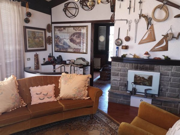 casa indipendente in vendita a Marliana in zona Momigno