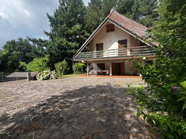 casa indipendente in vendita a Marliana in zona Avaglio