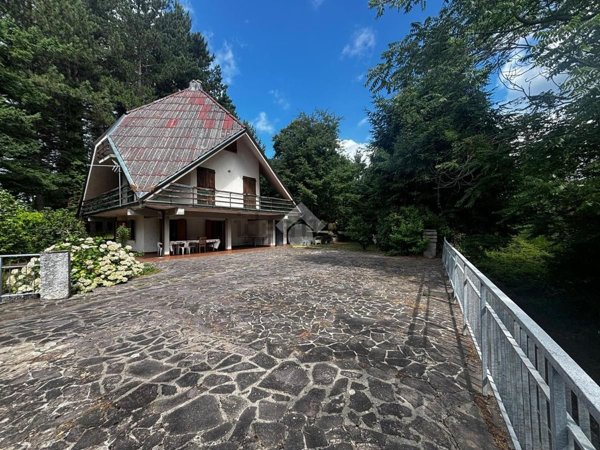 casa indipendente in vendita a Marliana in zona Avaglio
