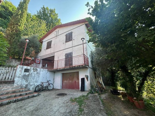 casa indipendente in vendita a Marliana in zona Fagno