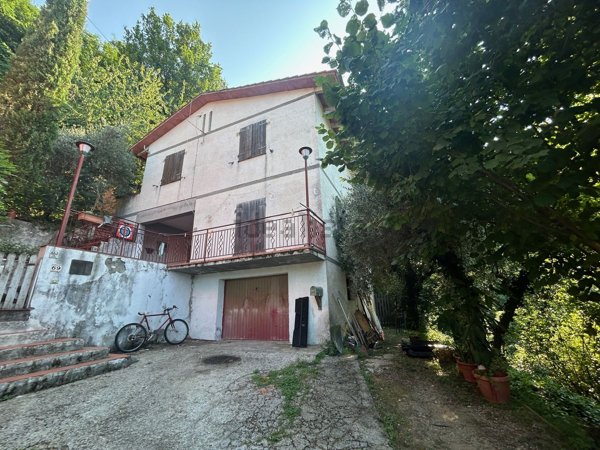 casa indipendente in vendita a Marliana in zona Fagno